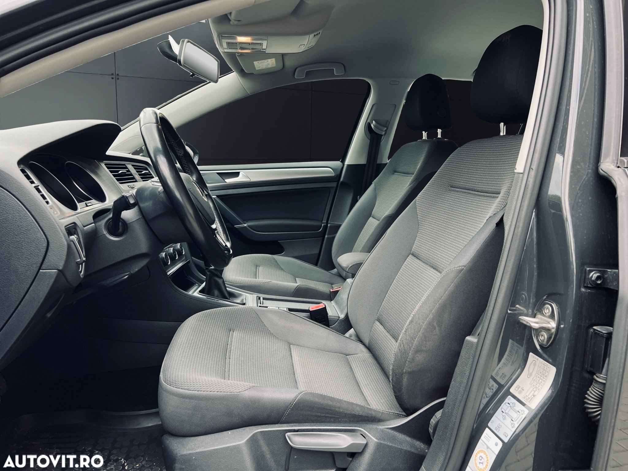 Volkswagen Golf - 11