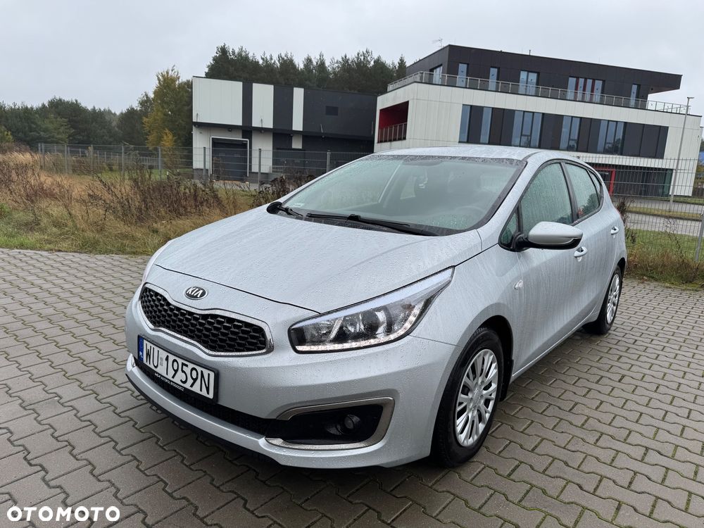 Kia Ceed Cee'd 1.6 CRDi L Business Line DCT - 1