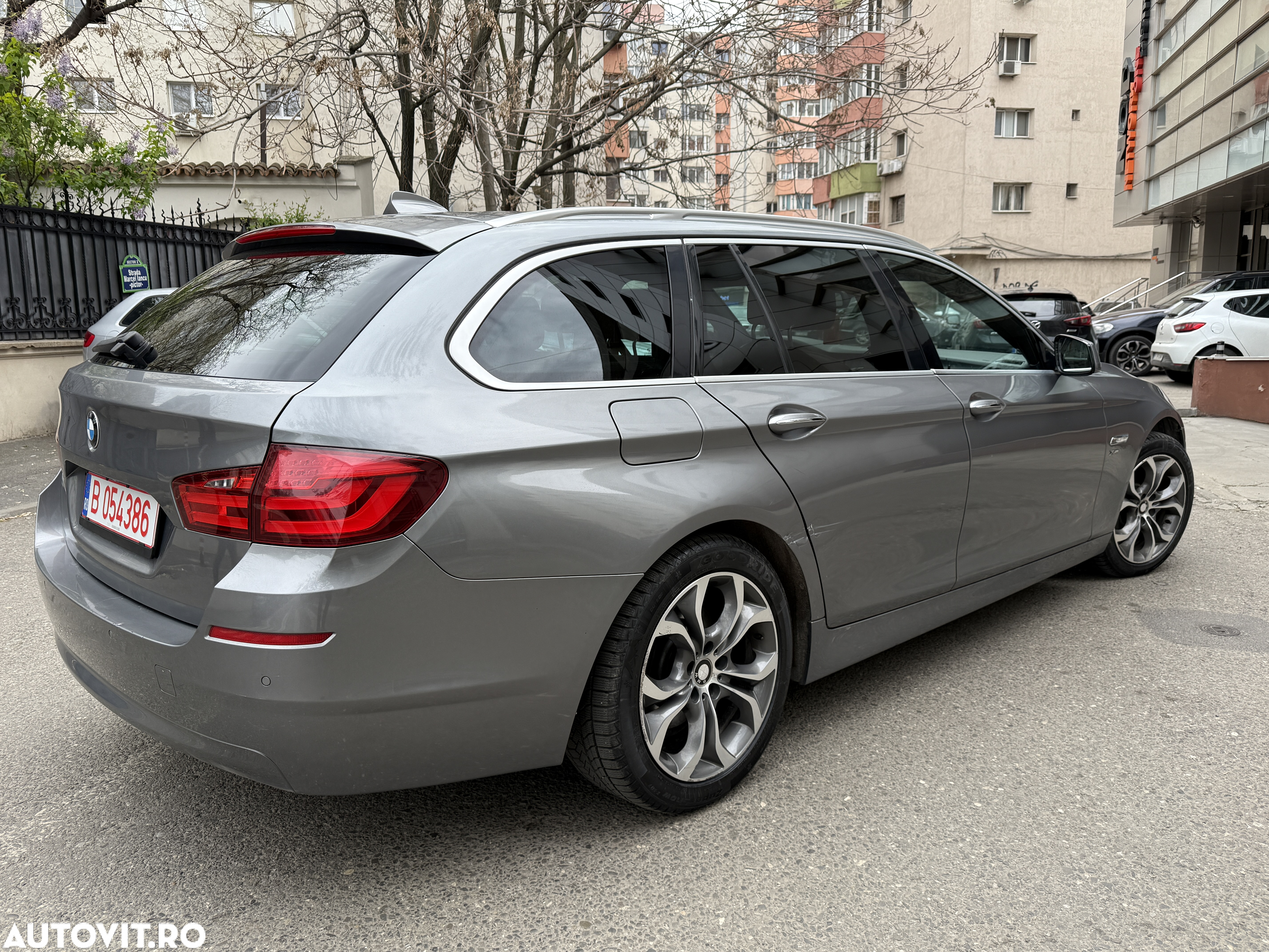 BMW Seria 5 525d xDrive Touring Aut. - 6