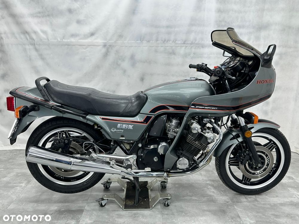 Honda CBX - 16