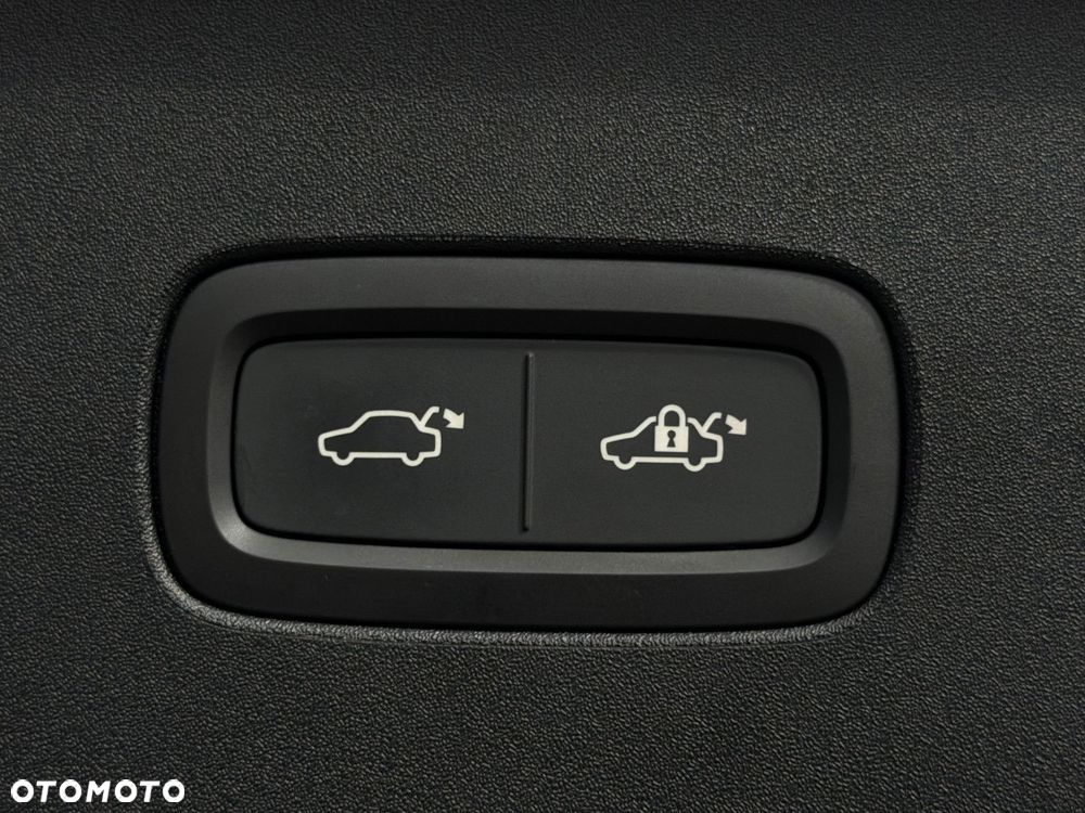 Volvo EX90 - 34