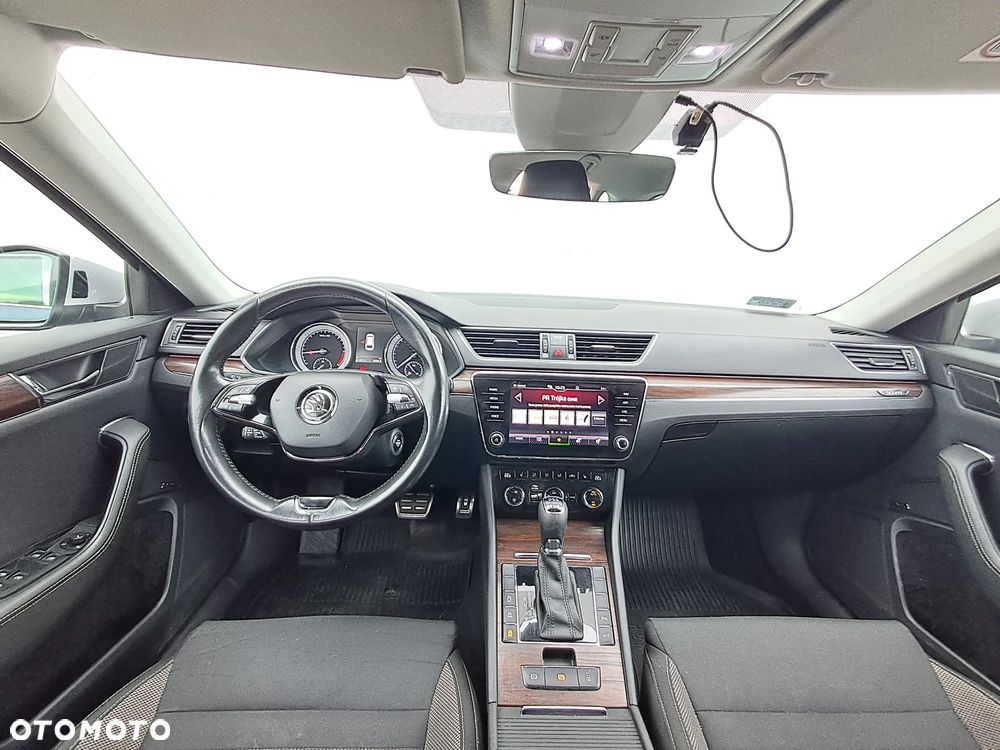 Skoda Superb 2.0 TDI SCR 4x4 Scout DSG - 11