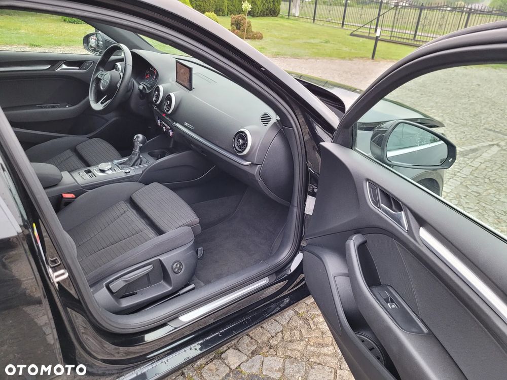 Audi A3 Limousine 30 TDI S tronic sport - 4
