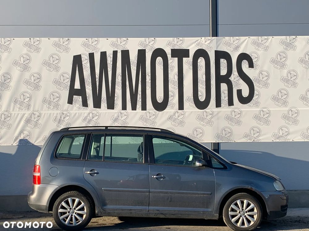 VW VOLKSWAGEN TOURAN 2004 *SAMOCHÓD NA CZĘŚCI* 3546  MASKA, LAMPA, DRZWI, LUSTERKO, ZDERZAK, GRILL, BŁOTNIK, KLAPA, BELKA, DESKA, FOTELE, KANAPA, ĆWIARTKA KIEROWNICA, TARCZE, ZACISKI, ZAWIESZENIE, KOMPLETNY PRZÓD, KOMPLETNY TYŁ, LICZNIK, ZEGARY, PRAWE LEWE PRZÓD TYŁ - 3