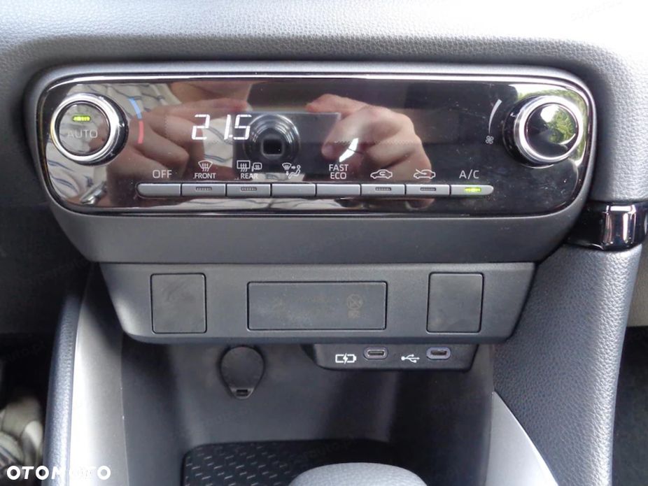 Toyota Yaris - 11