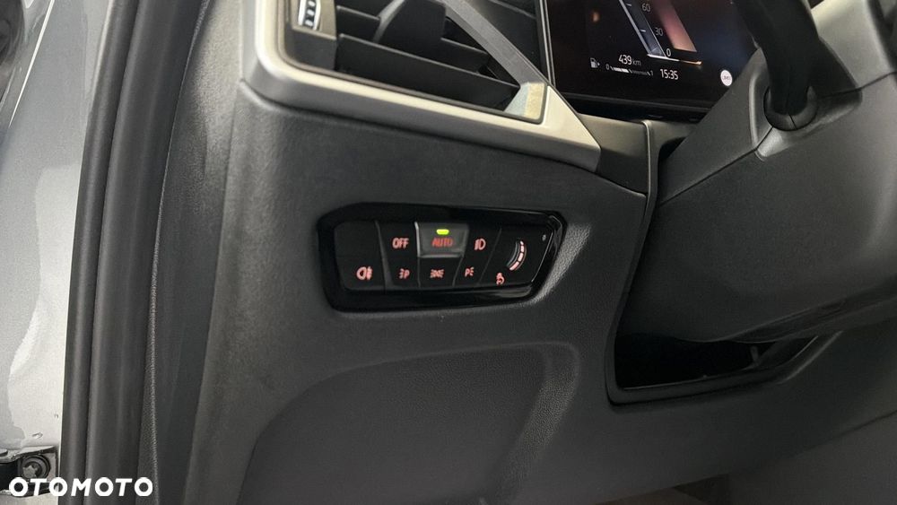 BMW Seria 3 318d mHEV - 21