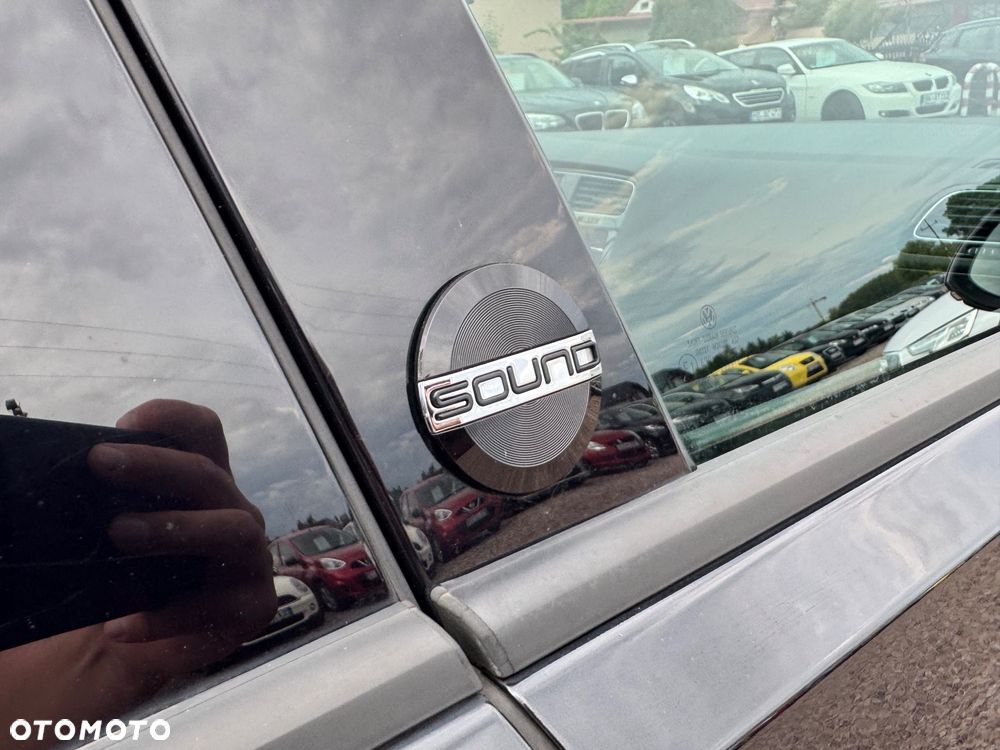 Volkswagen Golf 1.6 TDI Sound - 31