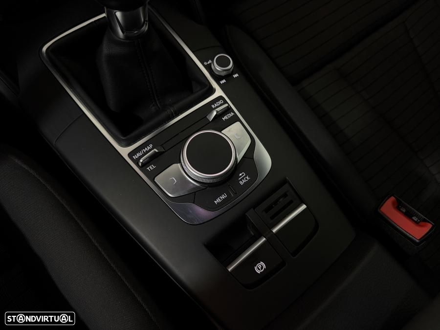 Audi A3 Sportback 30 TDI S-line - 18