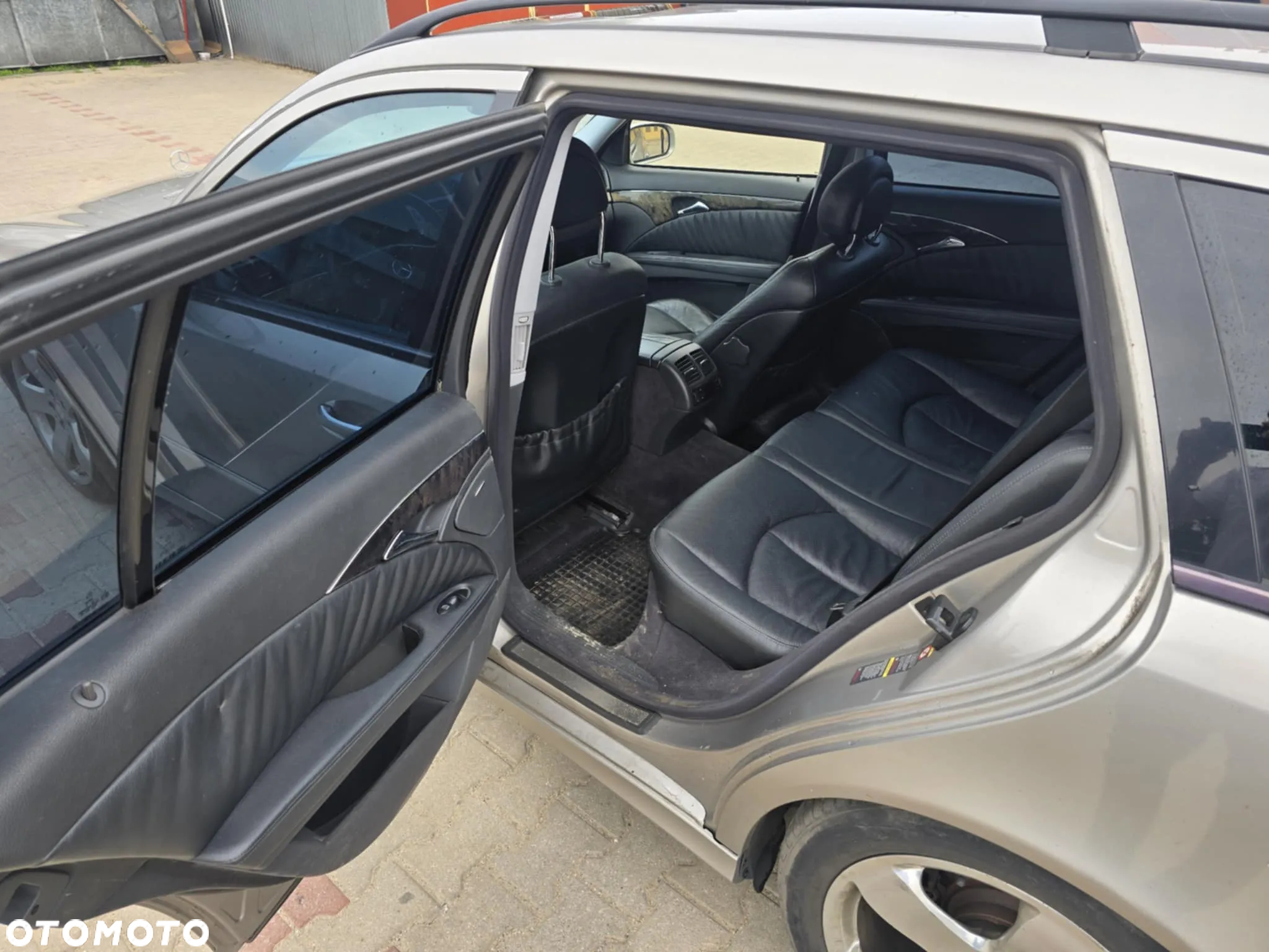 Mercedes-Benz Klasa E 320 CDI T Avantgarde - 3