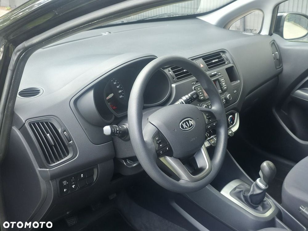 Kia Rio - 8