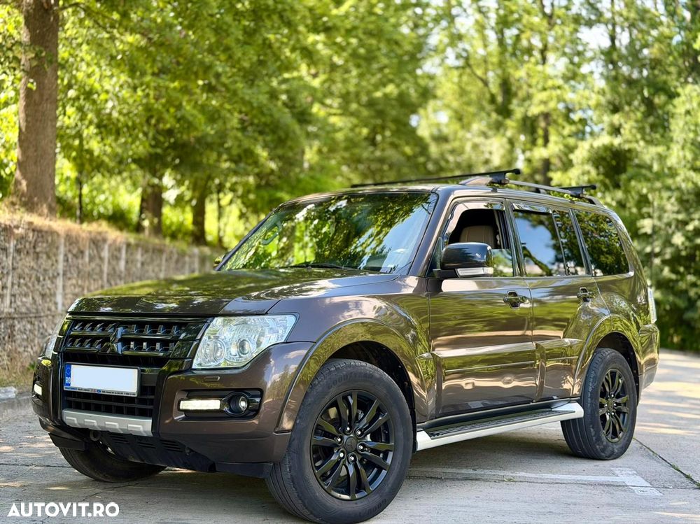 Mitsubishi Pajero - 2