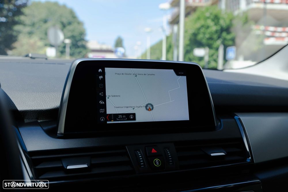 BMW 225xe Active Tourer - 25