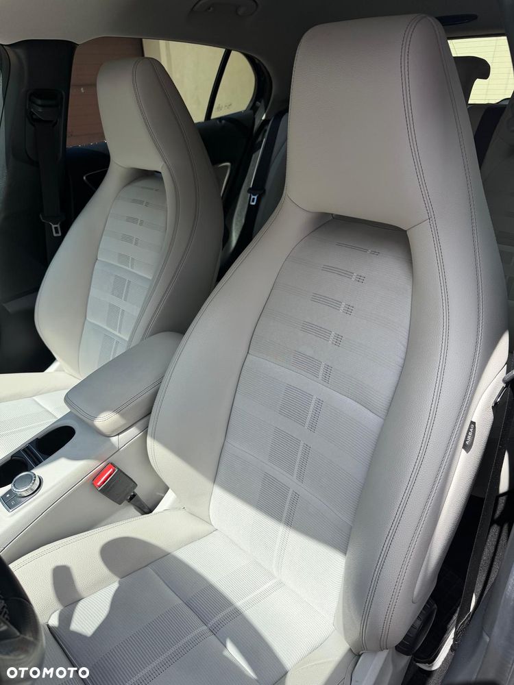 Mercedes-Benz GLA 200 7G-DCT Style - 8