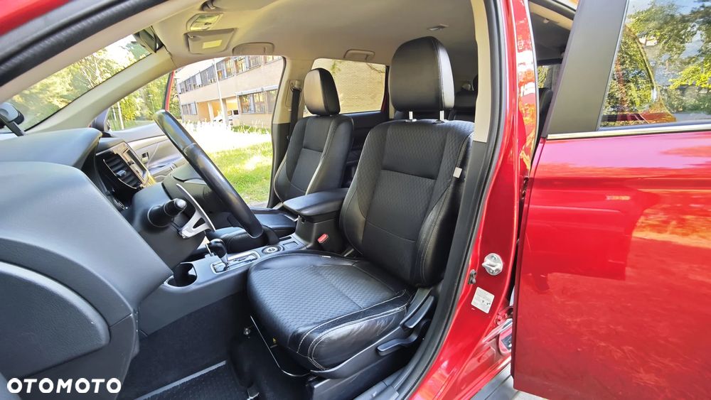 Mitsubishi Outlander 2.0 Instyle Navi 4WD CVT - 15