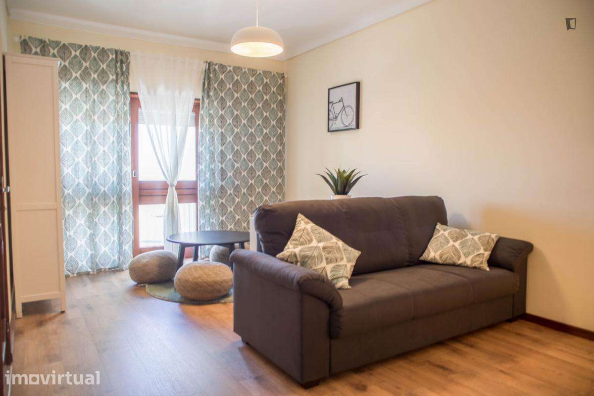 Quarto - localizado em Paranhos Porto - Grande imagem: 4/15