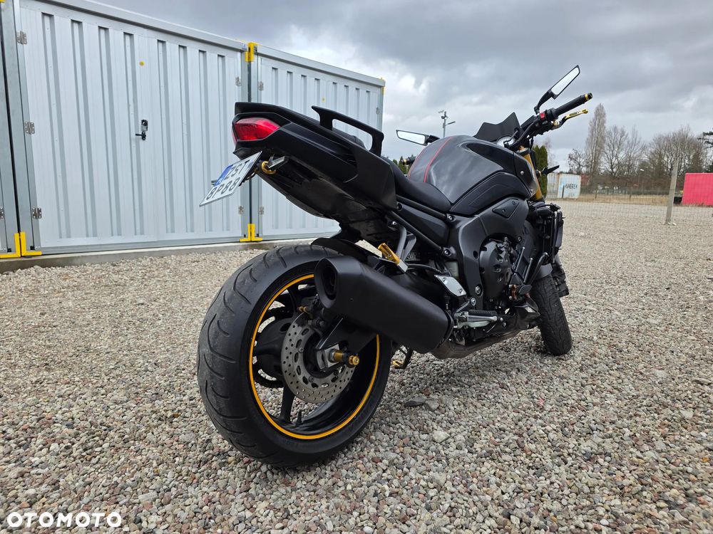Yamaha FZ8 - 3