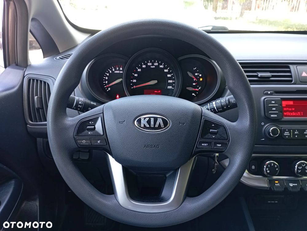 Kia Rio 1.2 M - 12
