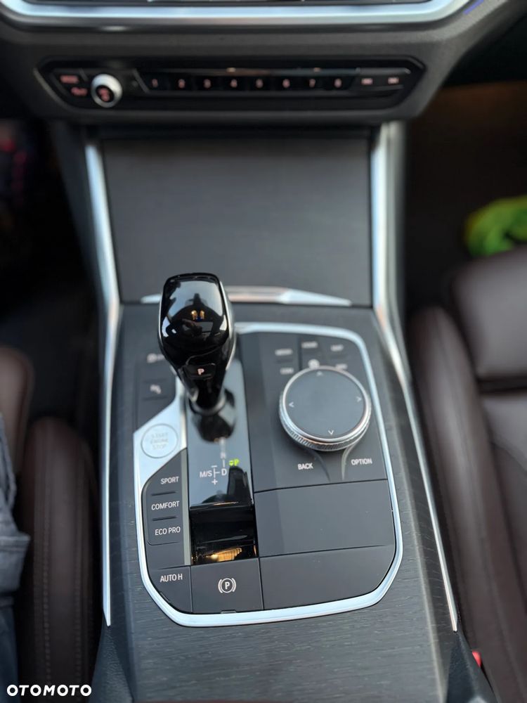 BMW Seria 3 320d xDrive Luxury Line sport - 31