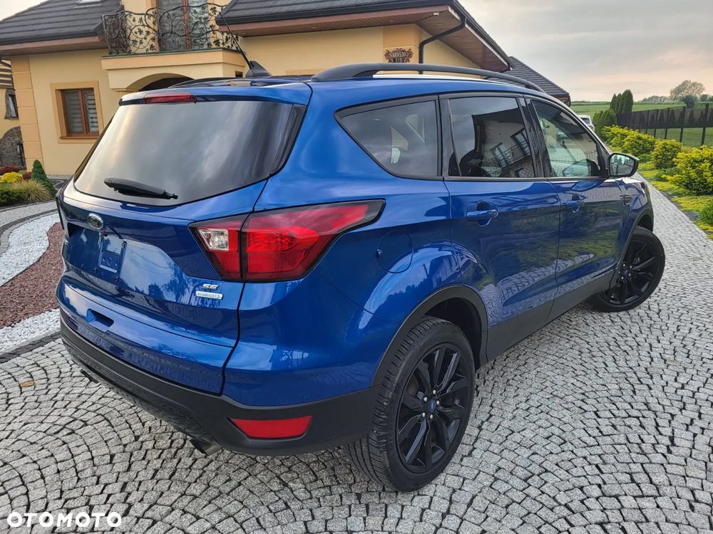 Ford Kuga - 12