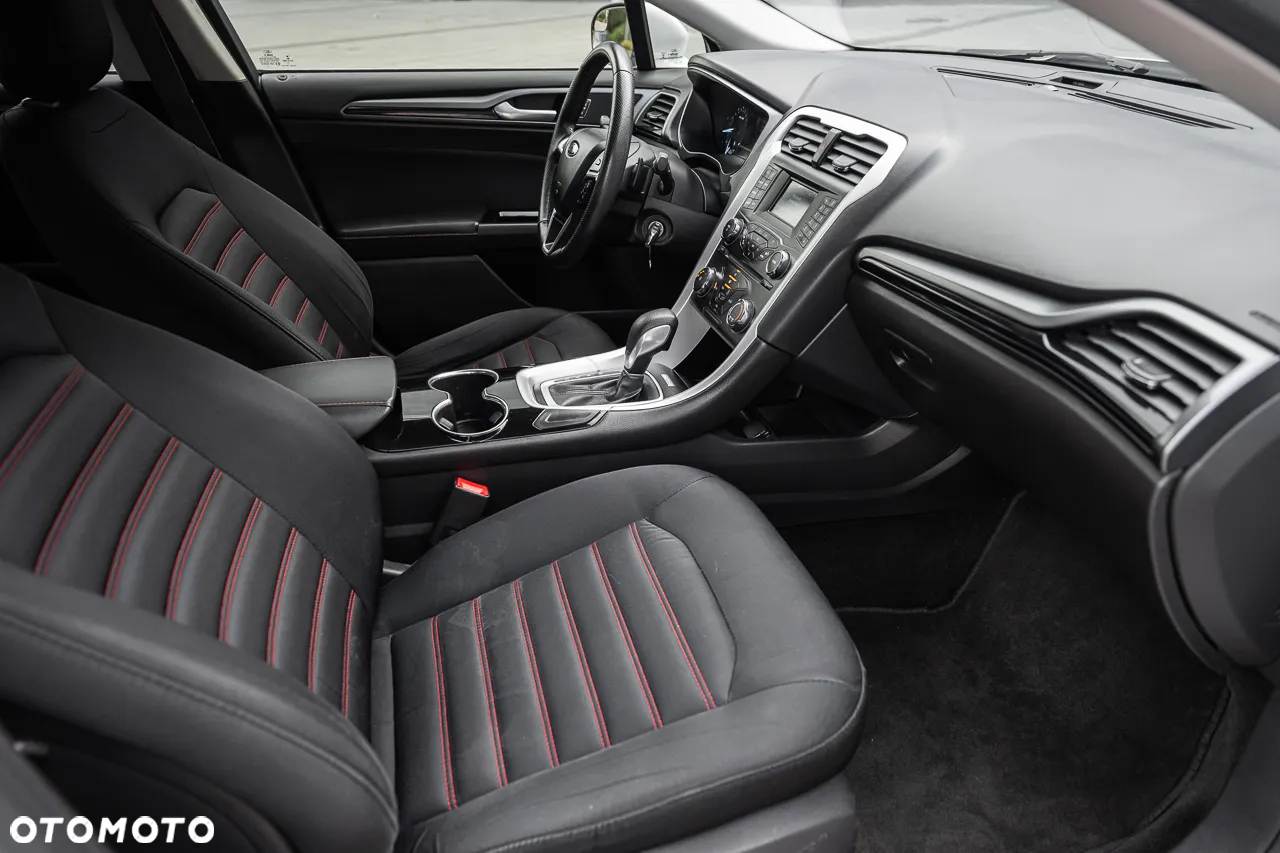 Ford Fusion - 29