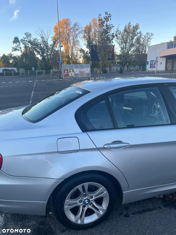 BMW Seria 3 318i - 6