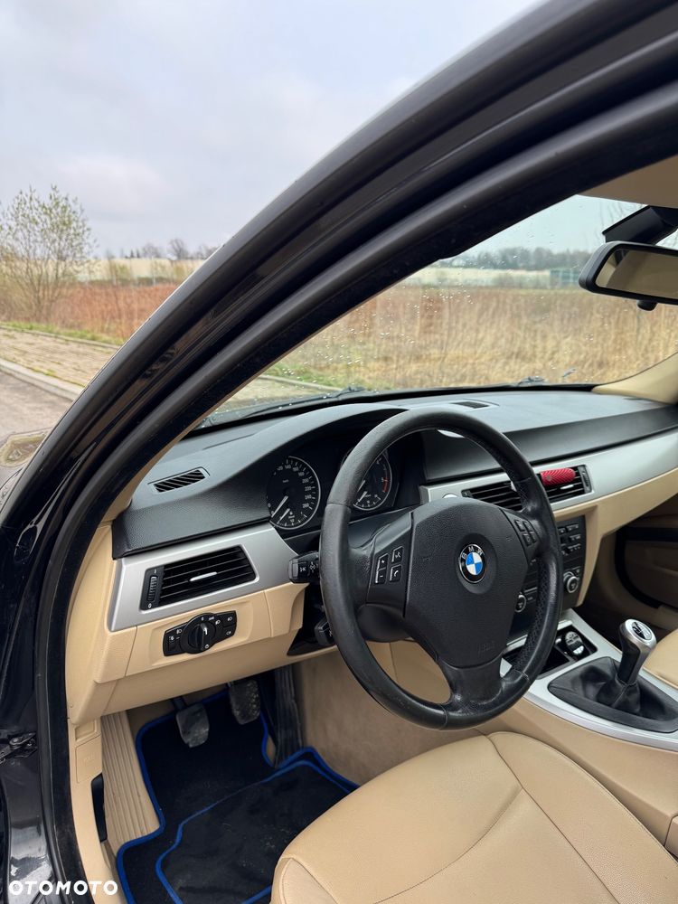 BMW Seria 3 318d - 9