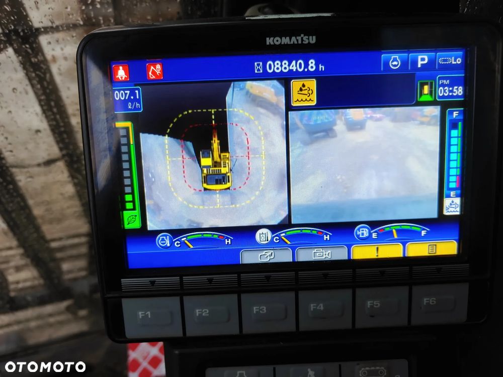 Komatsu PC210LC-11 - 12