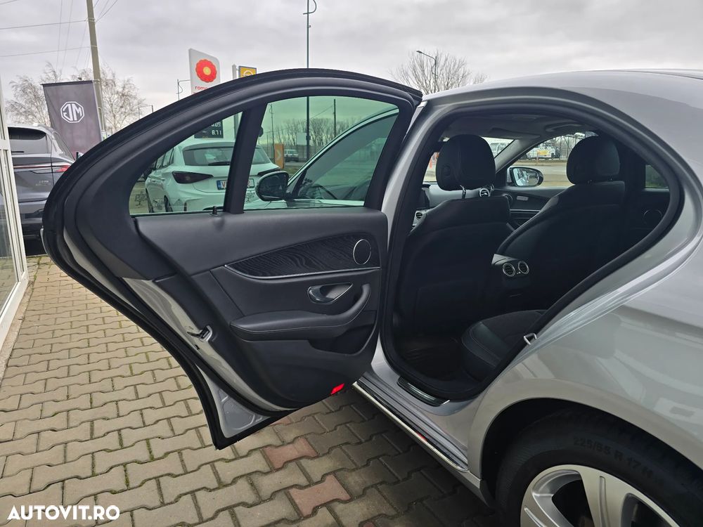 Mercedes-Benz E 200 4Matic 9G-TRONIC - 13