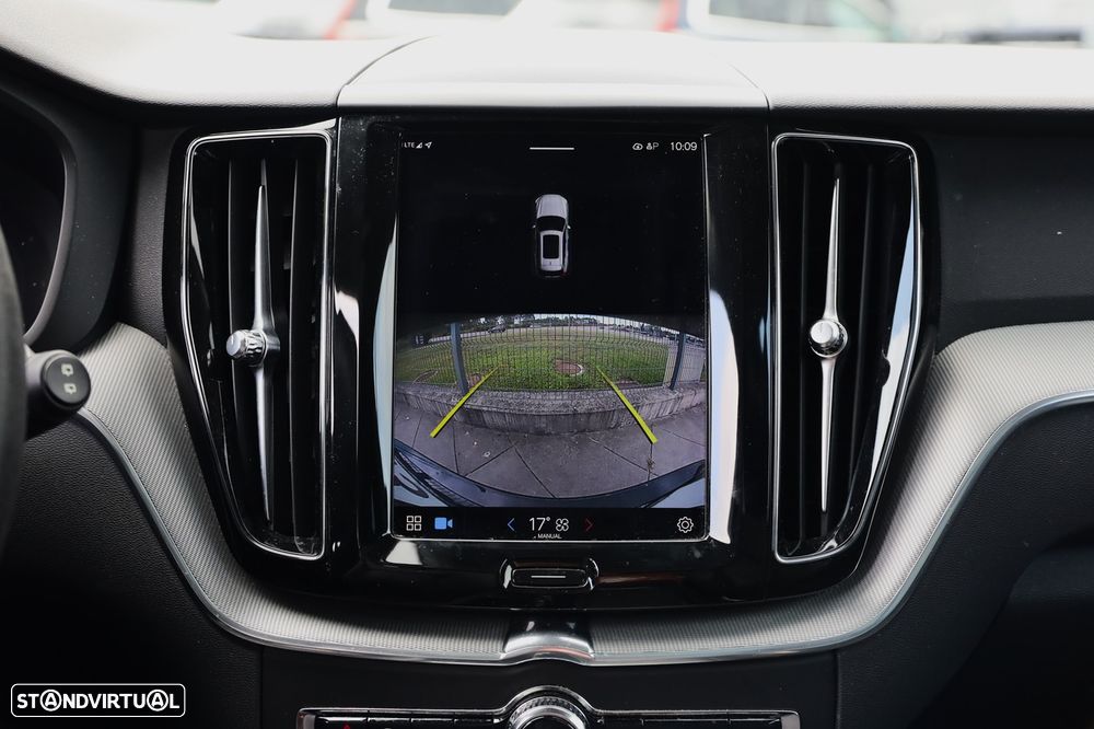 Volvo XC 60 2.0 B4 Plus Bright — fotografia 25