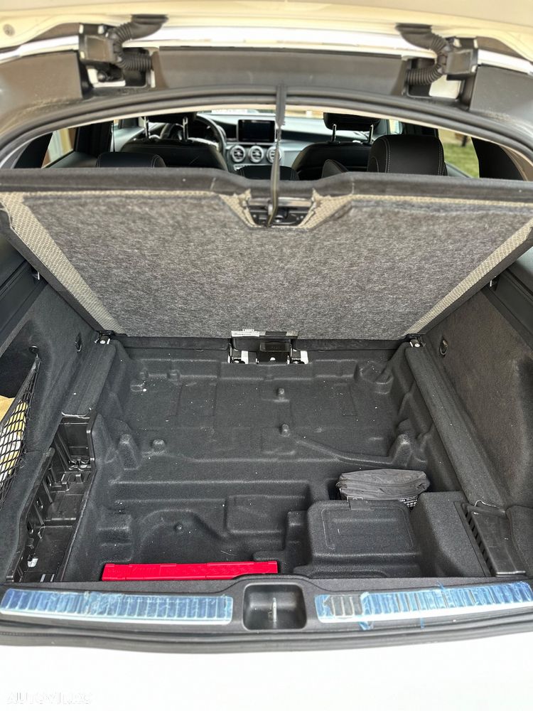 Mercedes-Benz GLC 250 4MATIC 9G-TRONIC AMG Line - 29