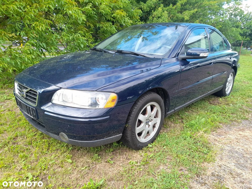 Volvo S60 2.4 Momentum - 1
