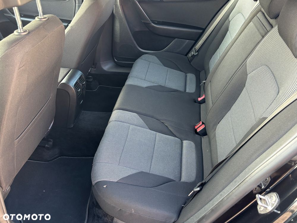 Volkswagen Passat - 28