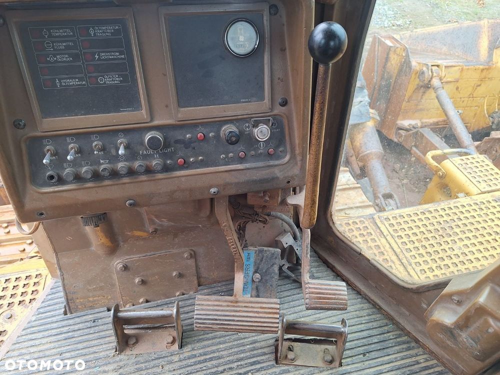 Caterpillar D8L - 17