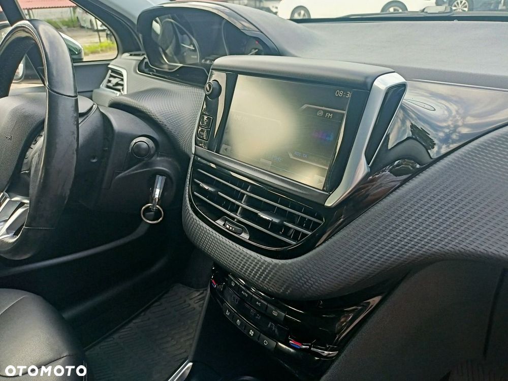 Peugeot 2008 1.6 e-HDi Allure S&S - 28
