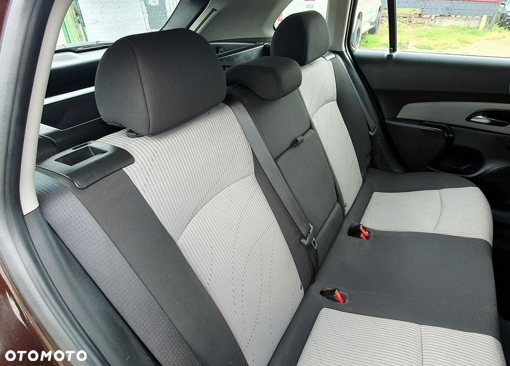 Chevrolet Cruze - 12