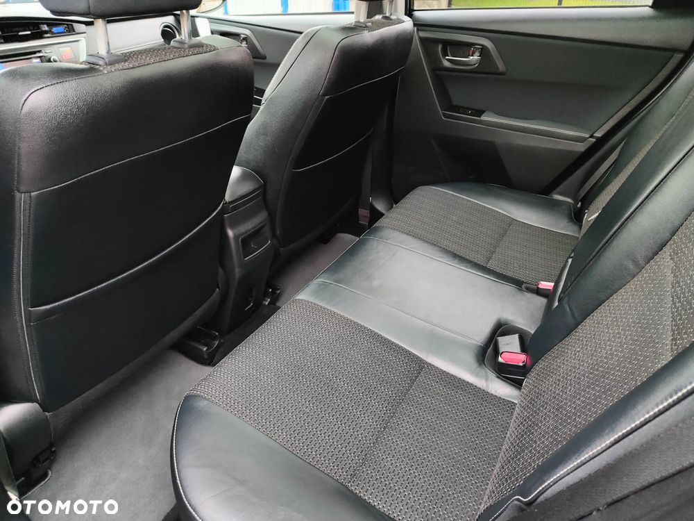 Toyota Auris 2.0 D-4D Premium - 21
