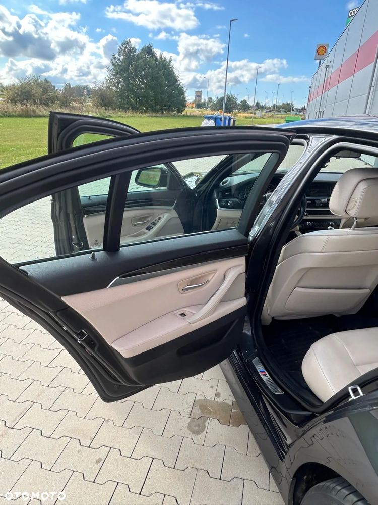 BMW Seria 5 535i xDrive Sport-Aut - 16