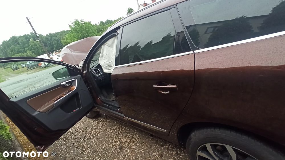 Volvo XC60 13-  Silnik D4204T5 2.0 D Maska błotnik zderzak drzwi  712-16 - 5