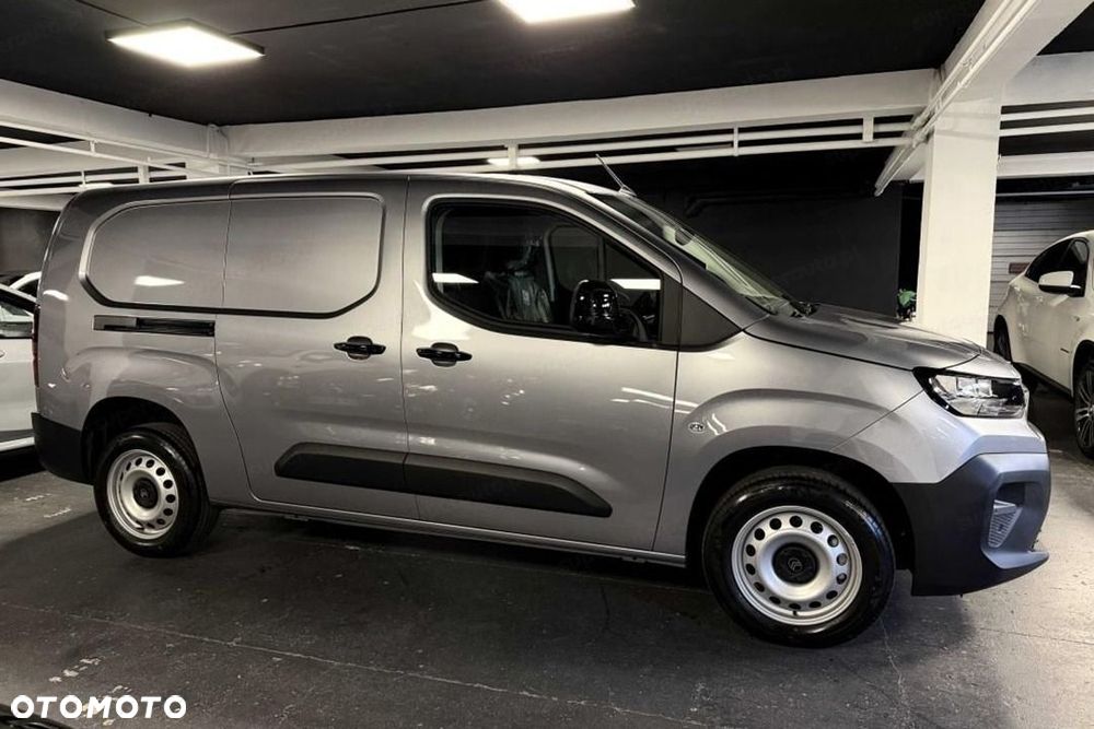 Citroën Berlingo Van XL L2H1EAT8 1.5 130KM - 6