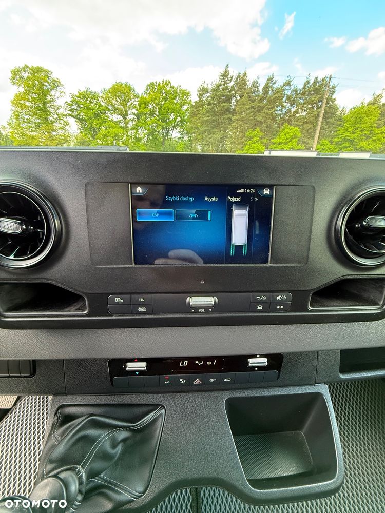 Mercedes-Benz Sprinter - 15
