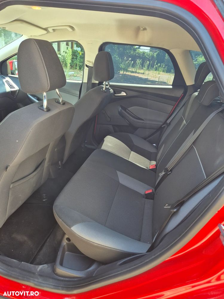 Ford Focus 1.6 TDCi DPF SYNC Edition - 19