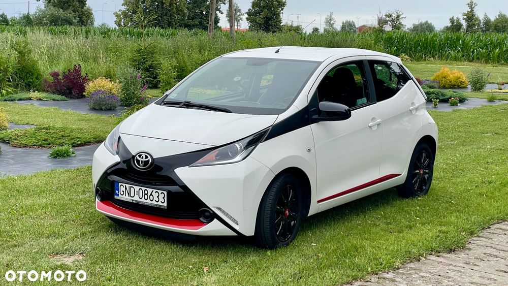 Toyota Aygo x-play - 1