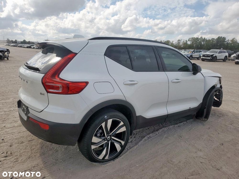 Volvo XC 40 - 4