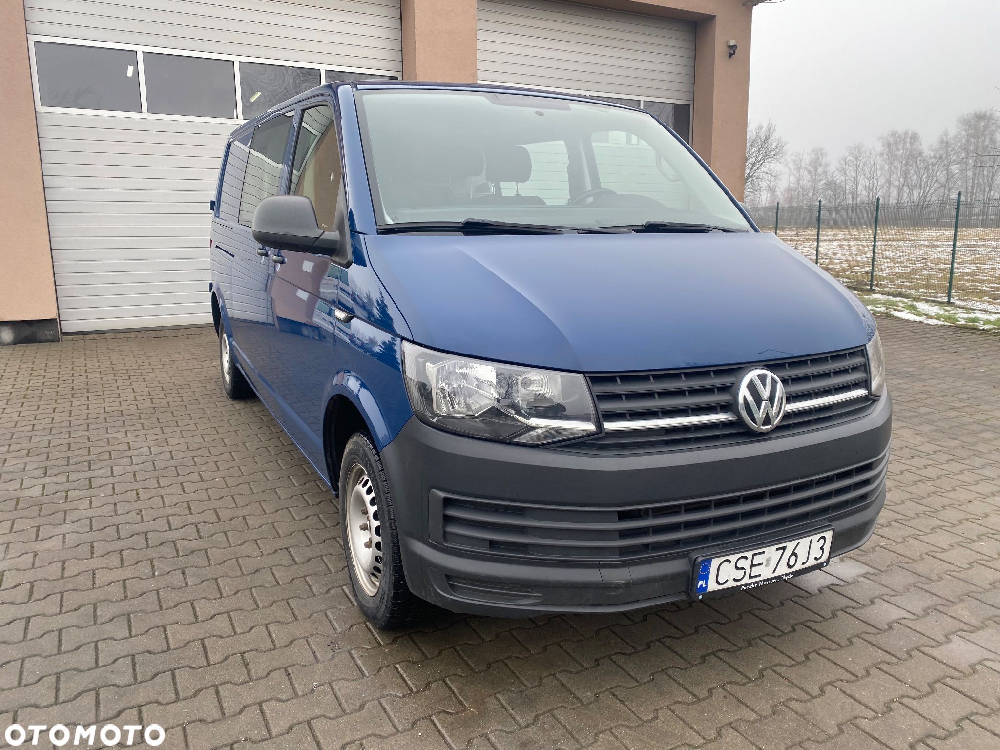 Volkswagen Transporter - 1