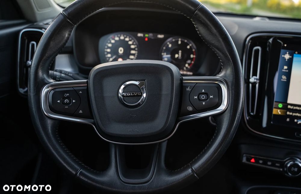 Volvo XC 40 D3 Momentum - 24