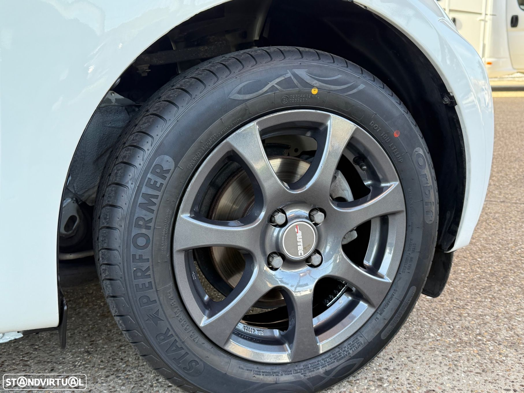 Toyota iQ 1.33 VVT-i - 21