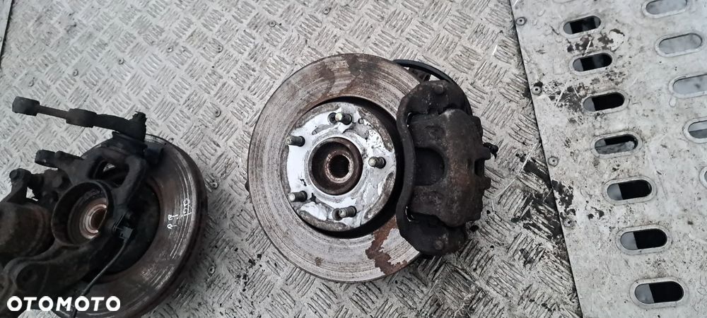 ZWROTNICA LEWA PRAWA PIASTA HYUNDAI I30 KIA CEED/ BENZYNA - 3