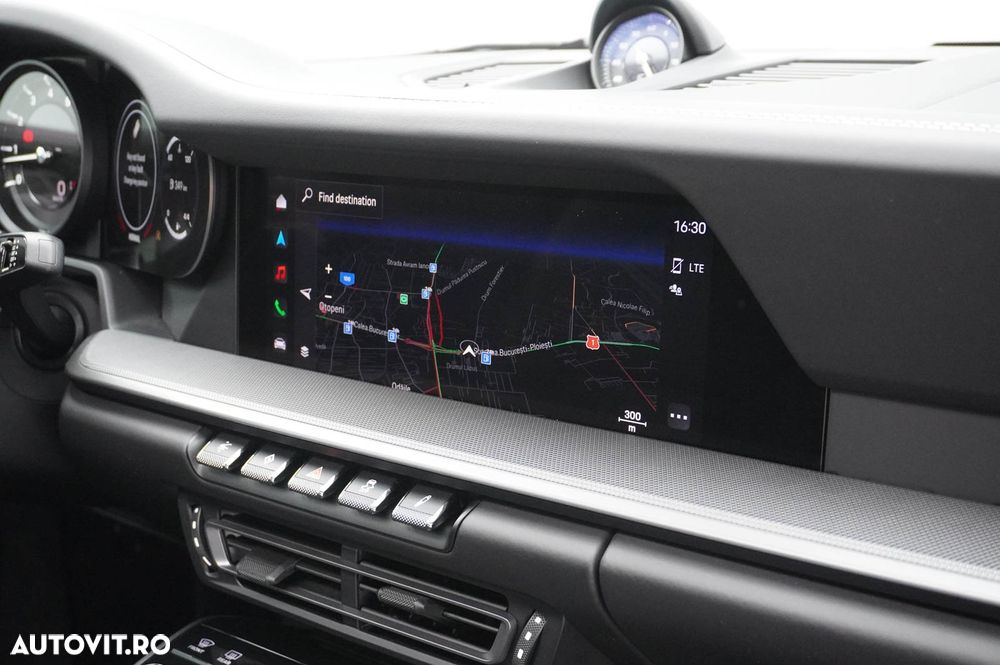 Porsche 911 Carrera 4 PDK - 22