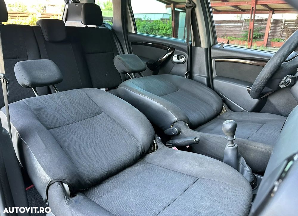 Dacia Duster dCi 110 FAP 4x4 Laureate - 13