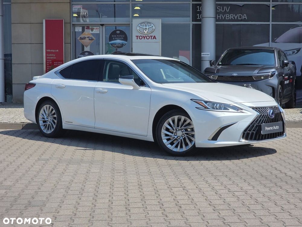 Lexus ES 300h Business Edition - 1
